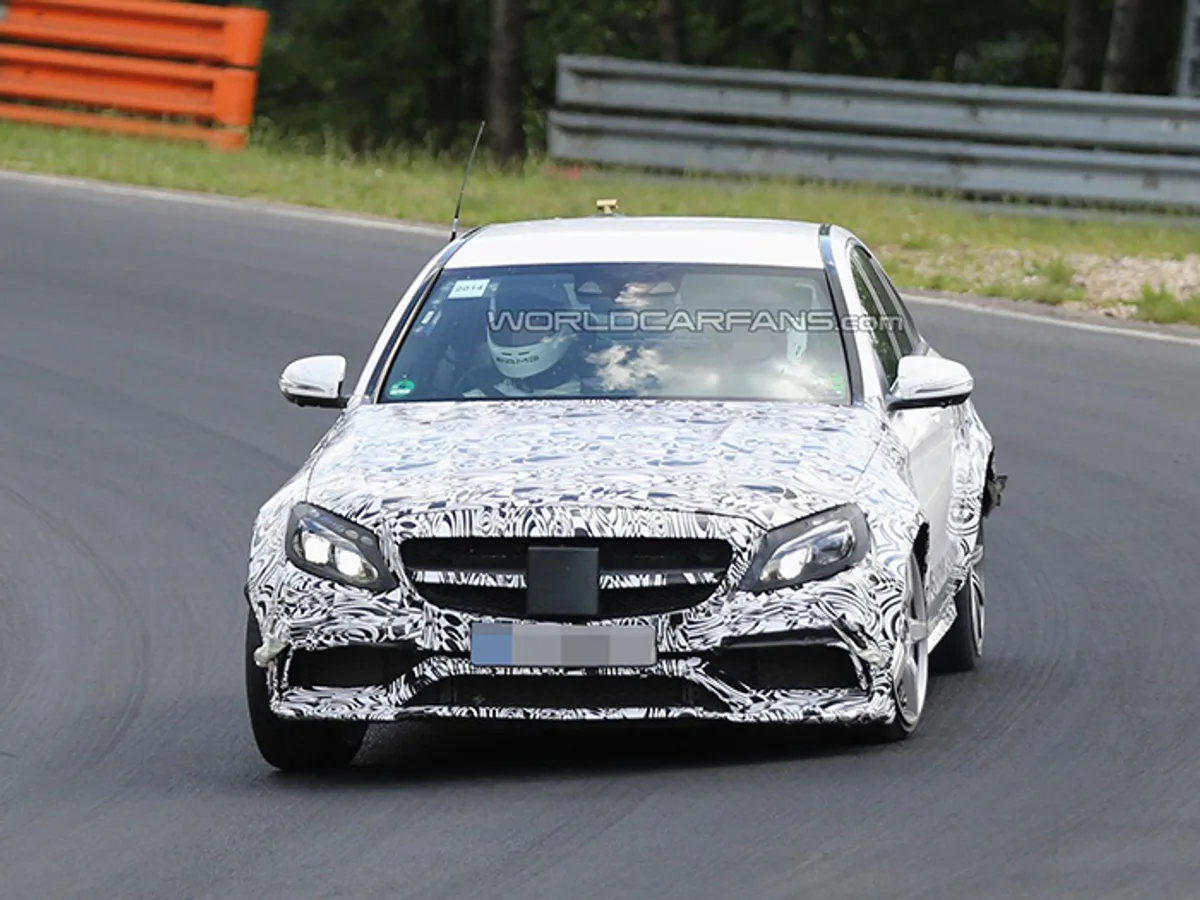 Mercedes E63 AMG получит двигатель AMG GT