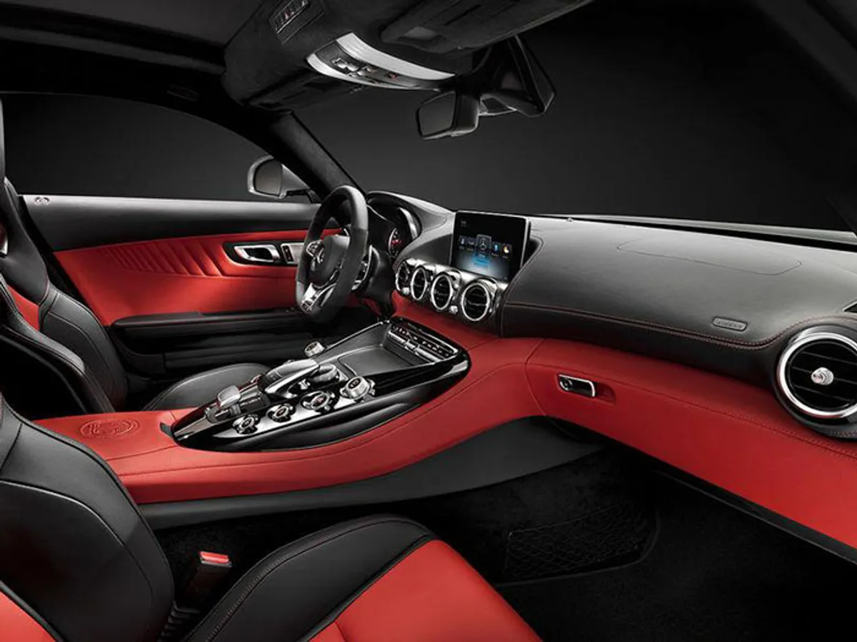 Mercedes AMG GT получит открытую версию