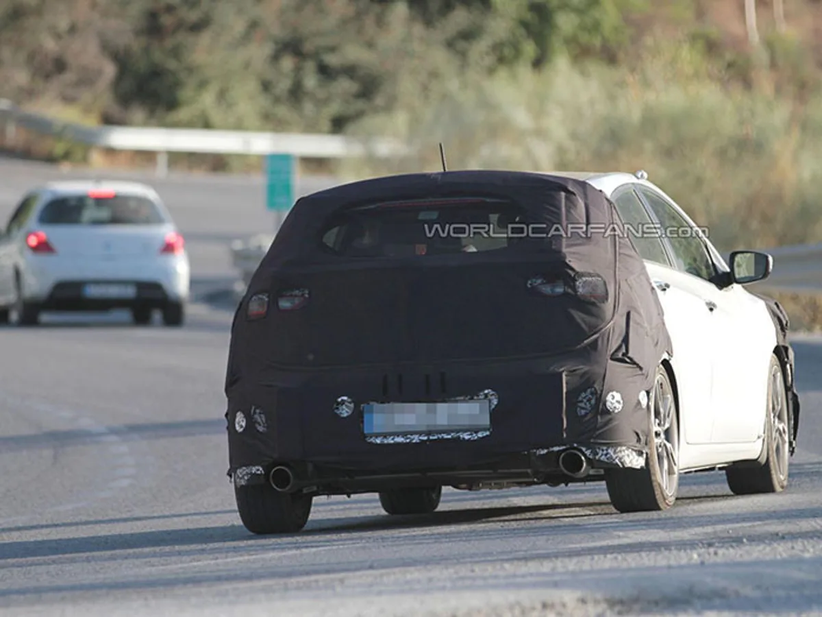 i30hot01.jpg Hyundai готовит конкурента Volkswagen Golf GTI