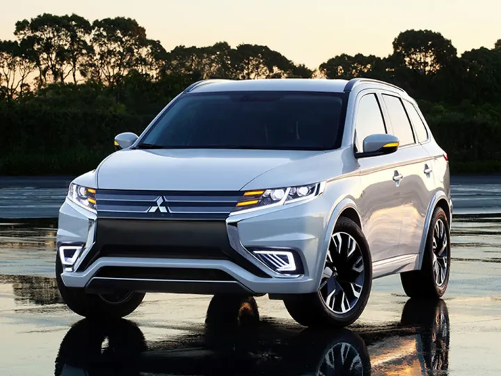 Mitsubishi рассекретила новый Outlander