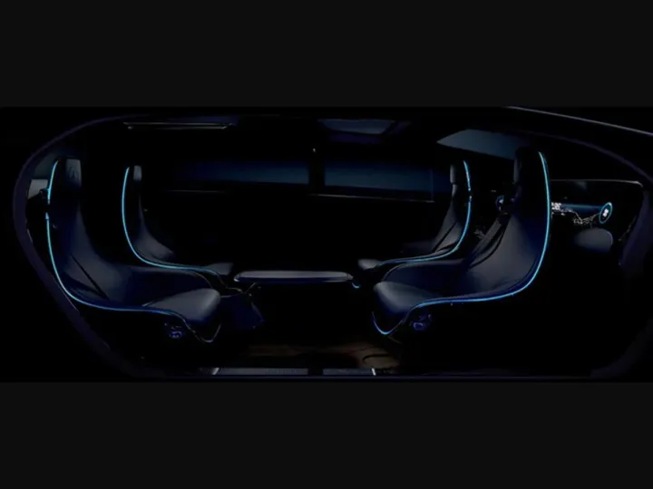 Mercedes-Benz показал кабинет на колесах