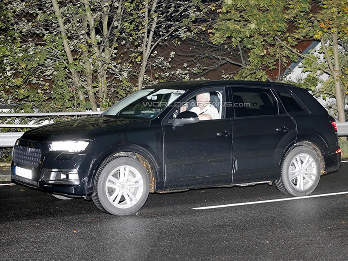 Гибридный Audi Q7 покажут в следующем году