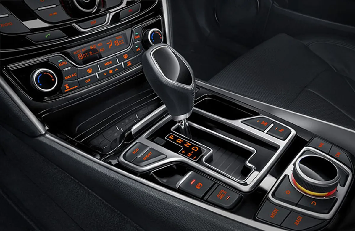 Geely GC9 Китайцы сделали премиальный бизнес-седан