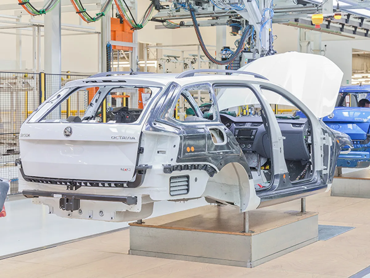 Skoda вводит третью смену на производстве Fabia и Rapid