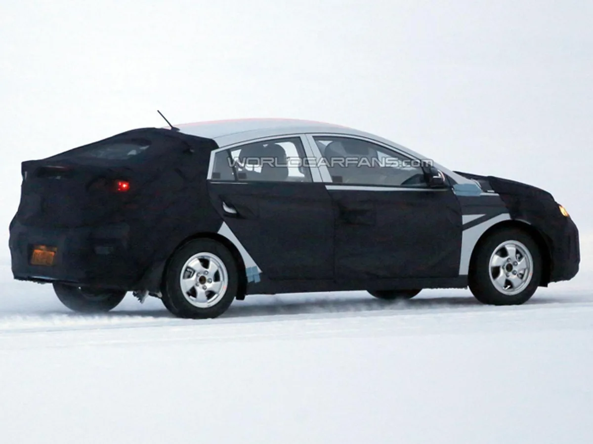 Hyundai готовит конкурента Toyota Prius