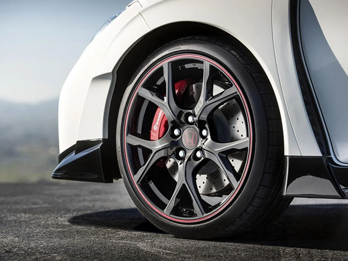 Honda показала детали нового Civic Type R