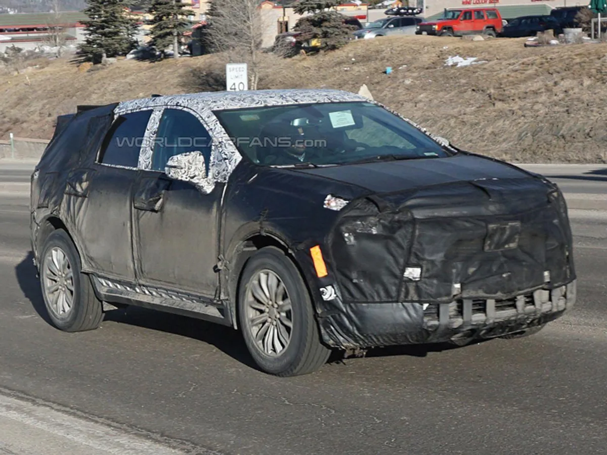 Cadillac начал испытания замены кроссовера SRX: первые фото