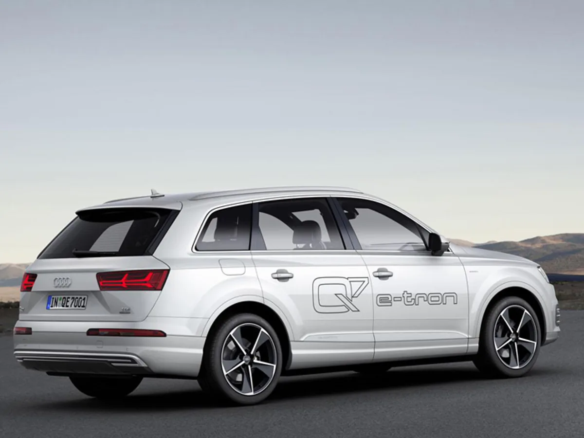 Audi представила гибридный Q7
