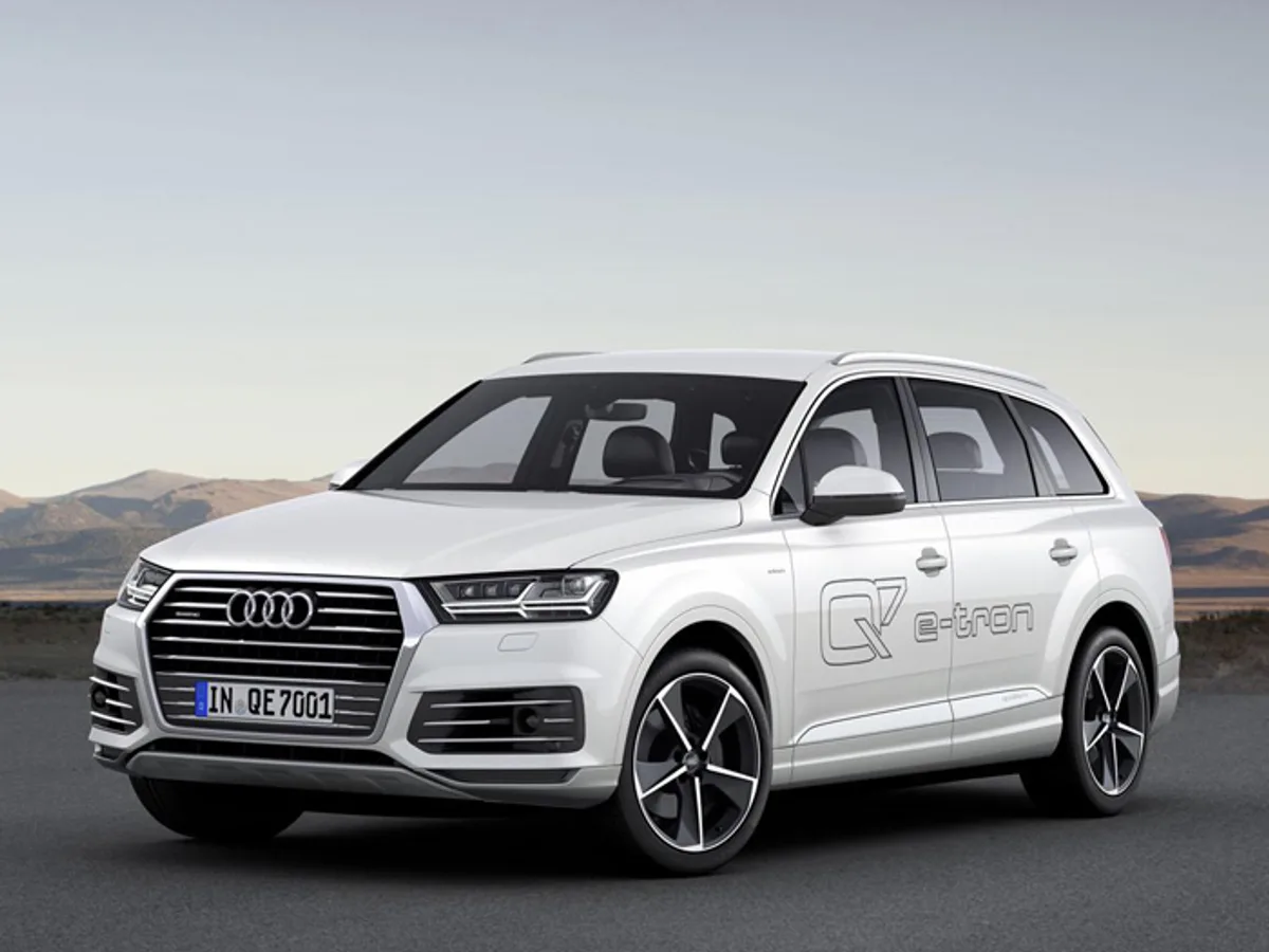 Audi представила гибридный Q7