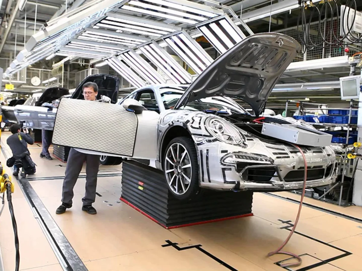Porsche премировала всех сотрудников