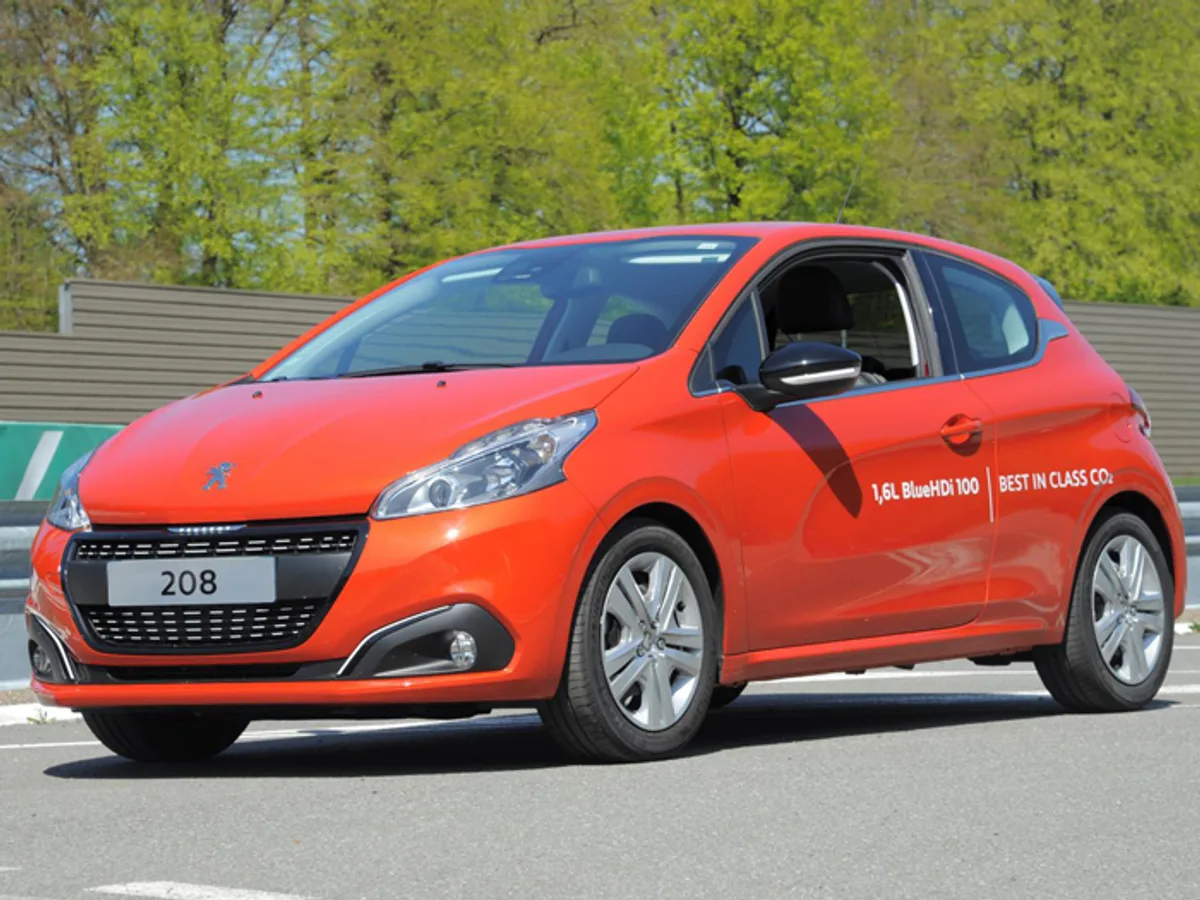 Peugeot-208-0105052015.jpg Peugeot 208 поставил рекорд экономичности