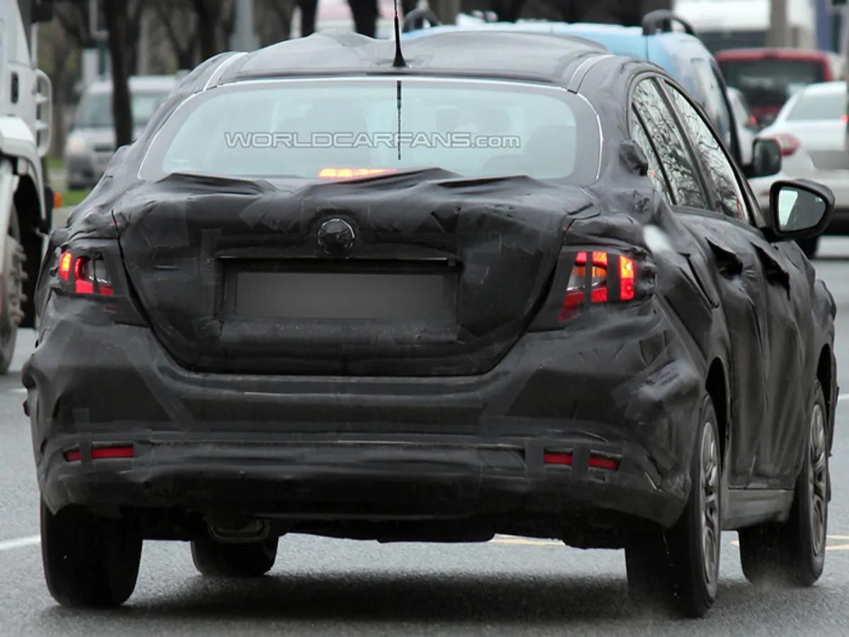 Fiat-Linea-0414042015.jpg Fiat представит конкурента Peugeot 408 в конце мая
