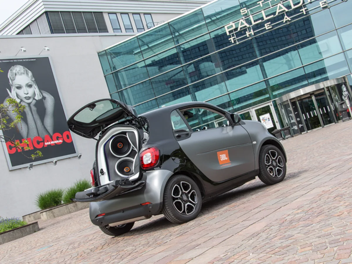 15C536_33.JPG Smart fortwo превратился в концертный зал