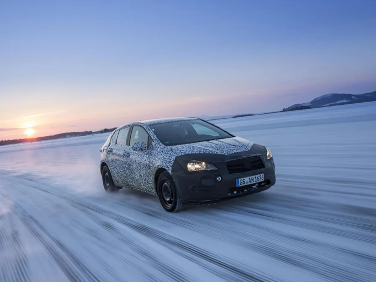 Opel-Astra-0422052015.jpg Opel рассекретит Astra в ближайшие дни
