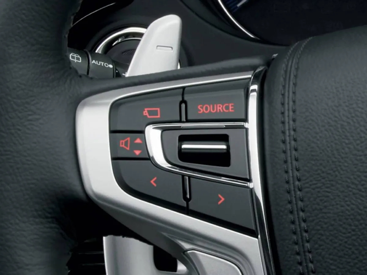 Mitsubishi-Outlander-PHEV-0618062015.jpg Mitsubishi представила обновленный Outlander PHEV