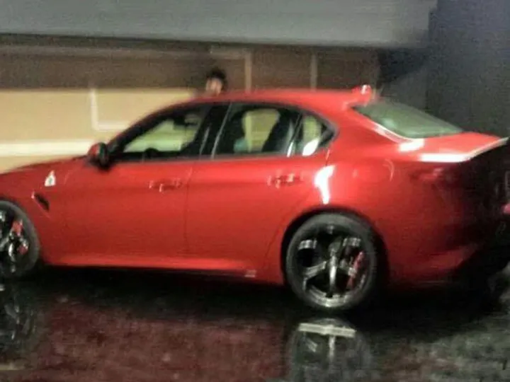 Фотошпионы обнаружили новую модель Alfa Romeo