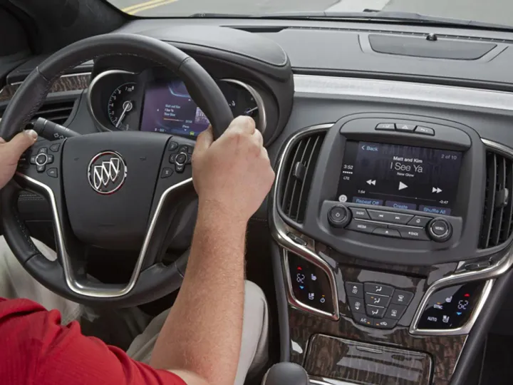 Buick и GMC получат поддержку Apple и Android