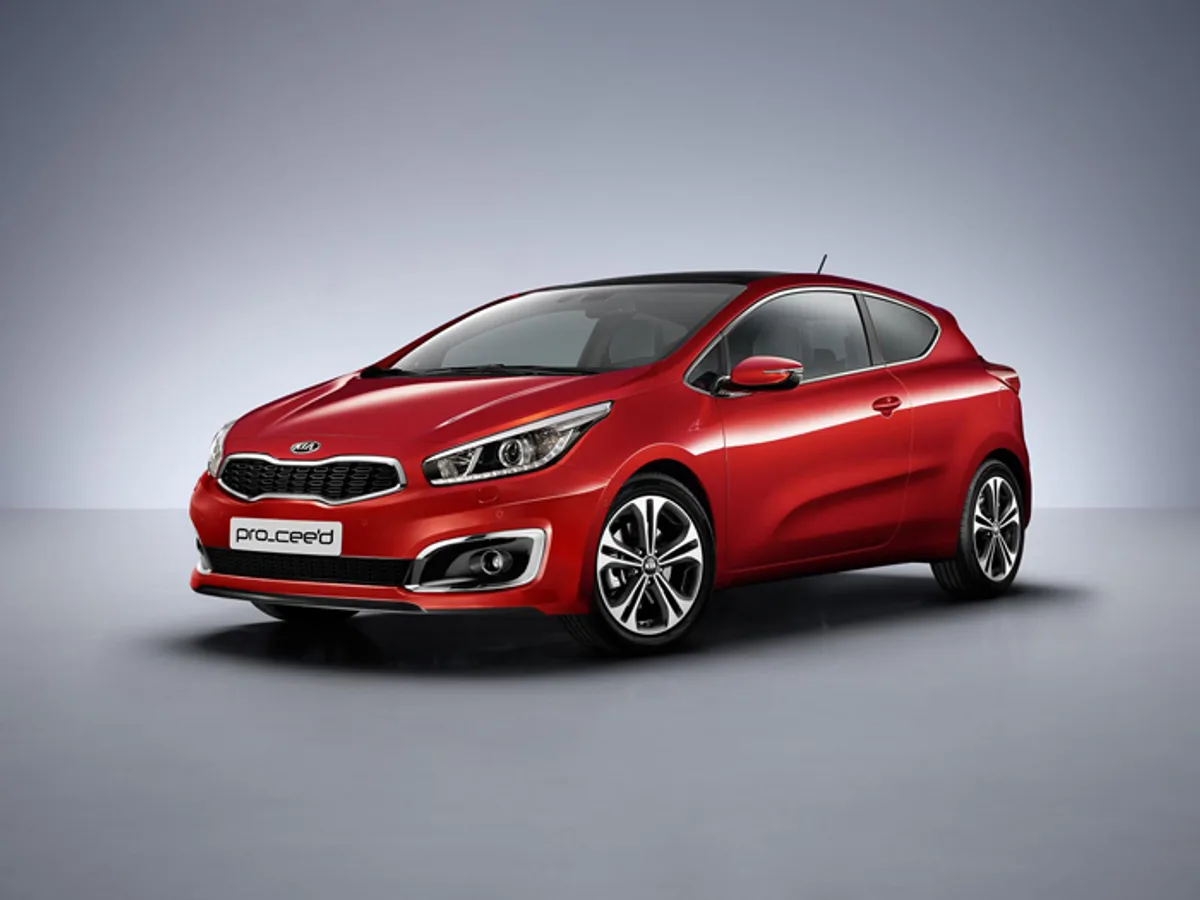 Kia-ceed-1026062015.jpg Kia представила обновленный C’eed