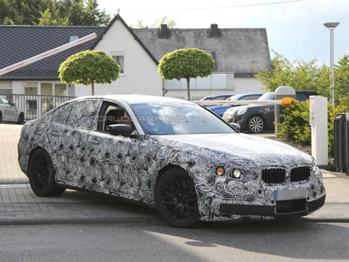 BMW тестирует новую M5 на Нюрнубргринге