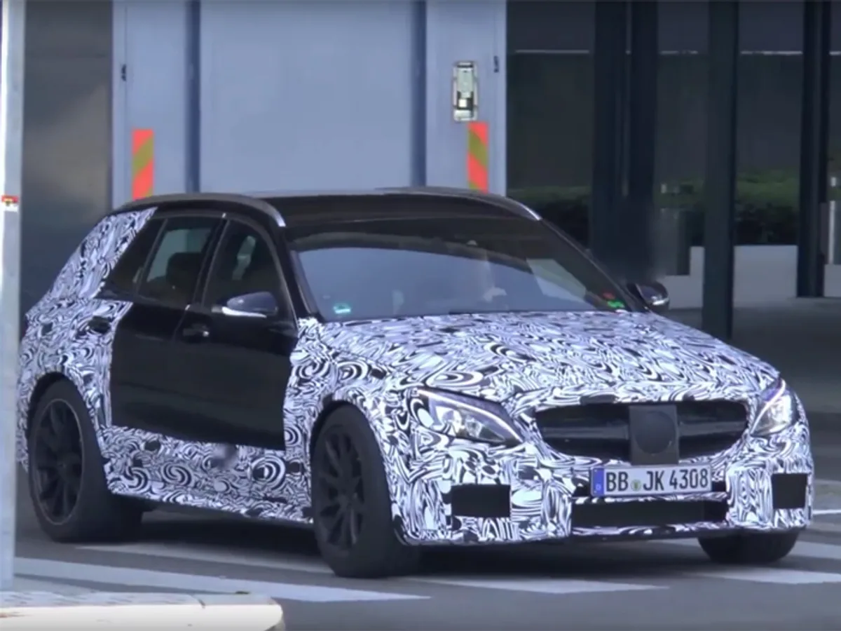 Mercedes-AMG тестирует новый универсал