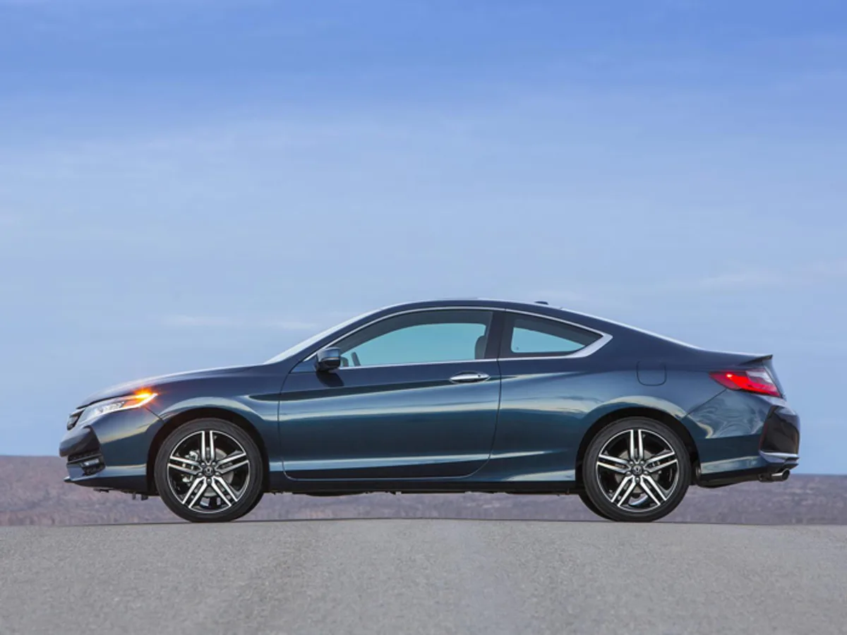Honda-Accord-Coupe-0211082015.jpg Honda представила обновленное купе Accord