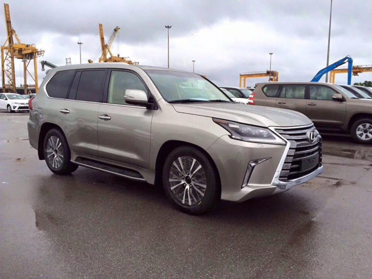Lexus-LX-0111082015.jpg Lexus объявил о дебюте двух новых моделей