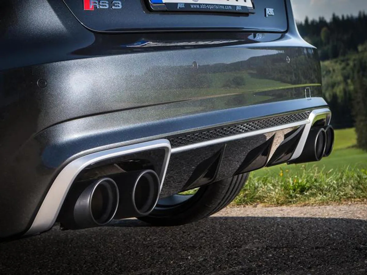 Audi-RS3-Sportback-0820082015.jpg Audi RS3 вернули звание самого мощного хот-хетча