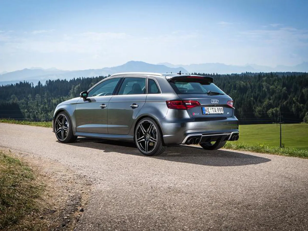 Audi-RS3-Sportback-0220082015.jpg Audi RS3 вернули звание самого мощного хот-хетча