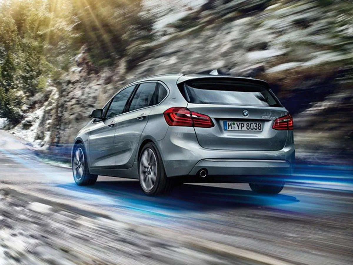 BMW-225xe-0203092015.jpg BMW 2-Series получил гибридную версию