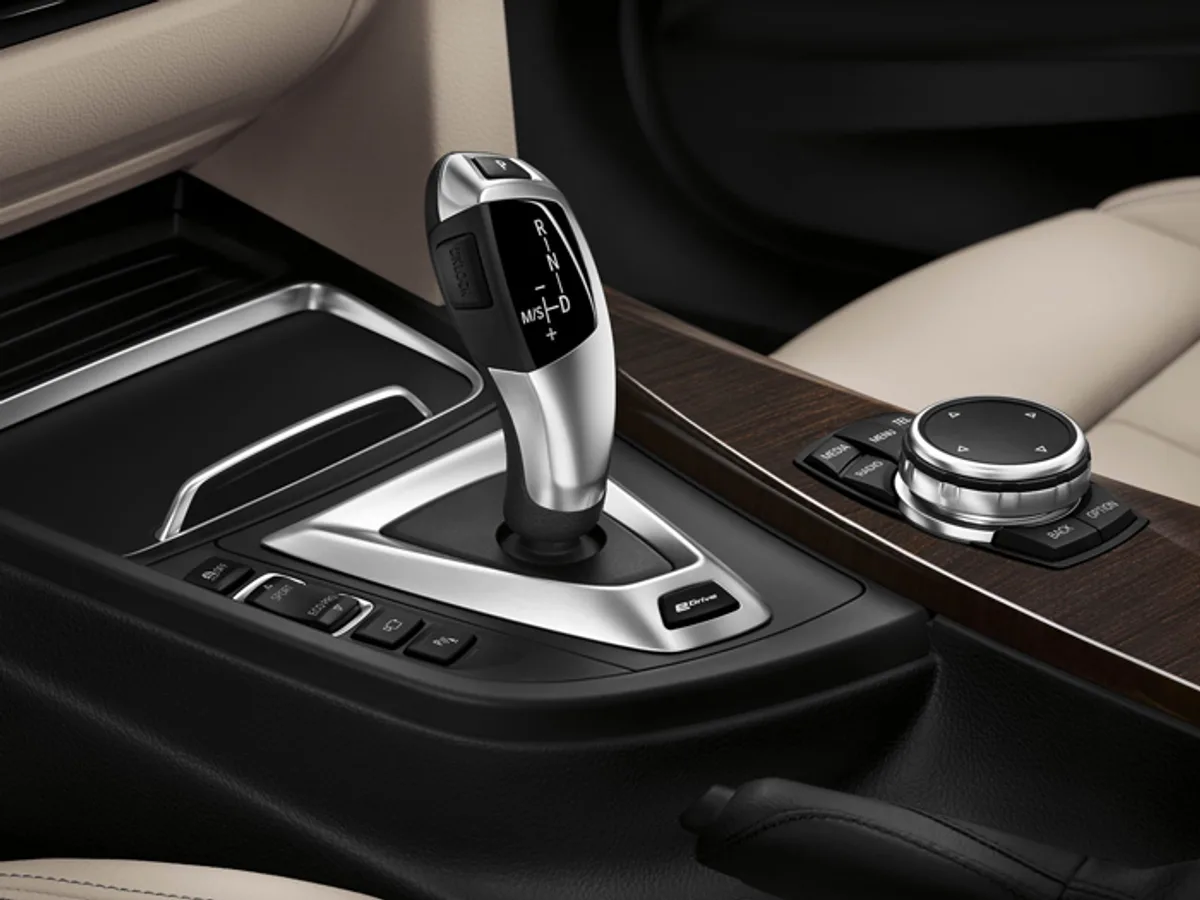 BMW-330E-Plug-In Hybrid-0803092015.jpg BMW готовит гибридную версию седана 3-й серии