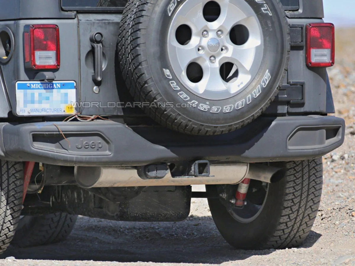 Jeep-Wrangler-0508092015.jpg Jeep начал тесты Wrangler нового поколения