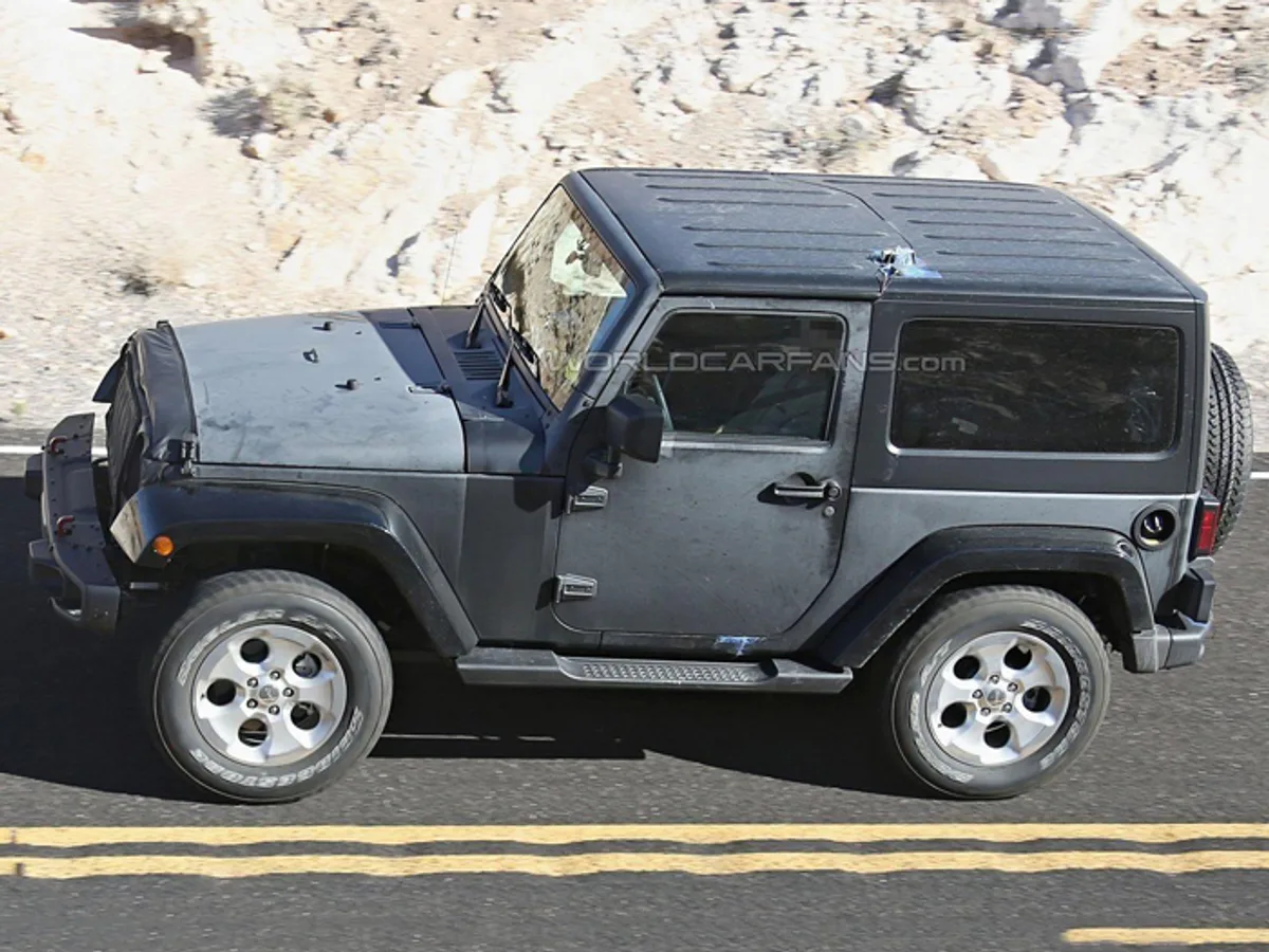Jeep-Wrangler-0208092015.jpg Jeep начал тесты Wrangler нового поколения
