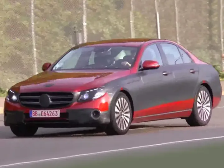 Mercedes продолжает тесты нового Е-класса