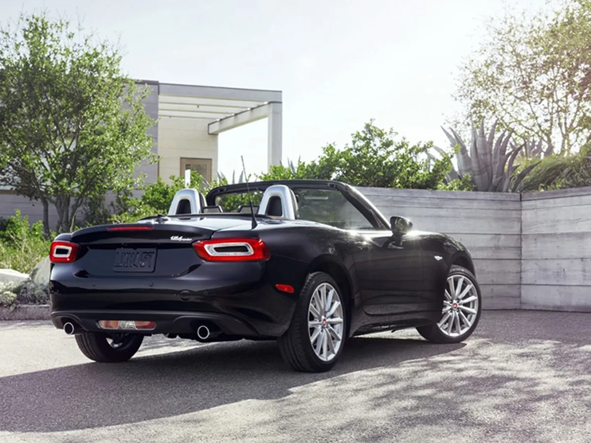 124-02.jpg Fiat представил родстер на базе Maza MX-5