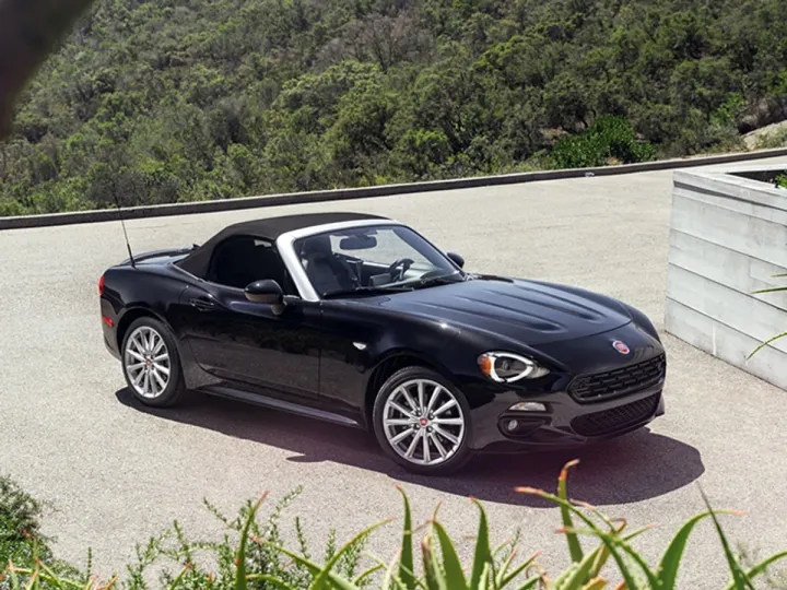 Fiat представил родстер на базе Maza MX-5