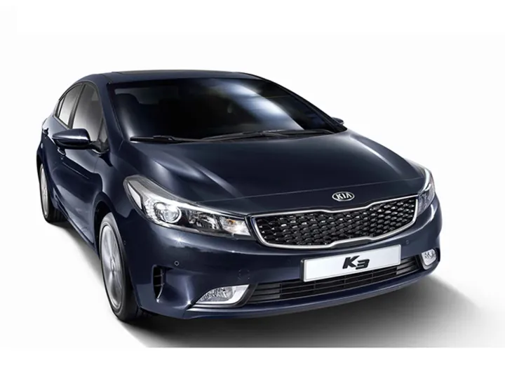 Kia показала обновленный Cerato