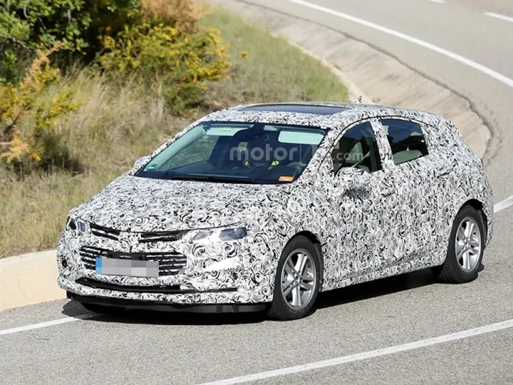 Chevrolet начал тесты нового хэтчбека Cruze