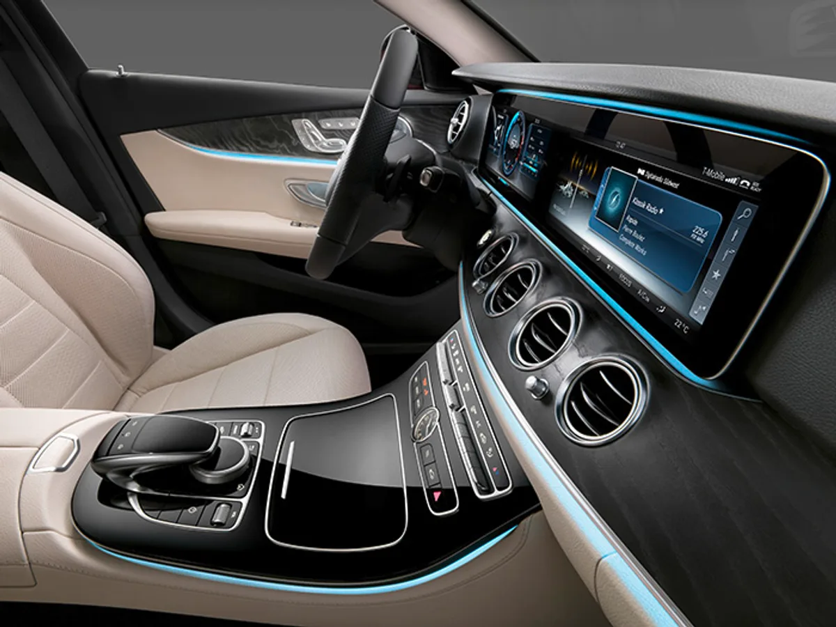 15C1295_67.jpg Mercedes-Benz рассекретил интерьер нового Е-класса