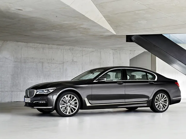 BMW 7-й серии получит двухлитровый двигатель