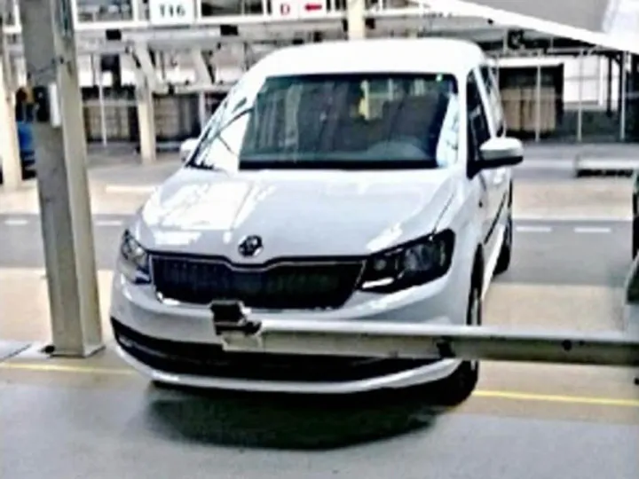 Опубликованы фотографии Skoda Roomster второго поколения