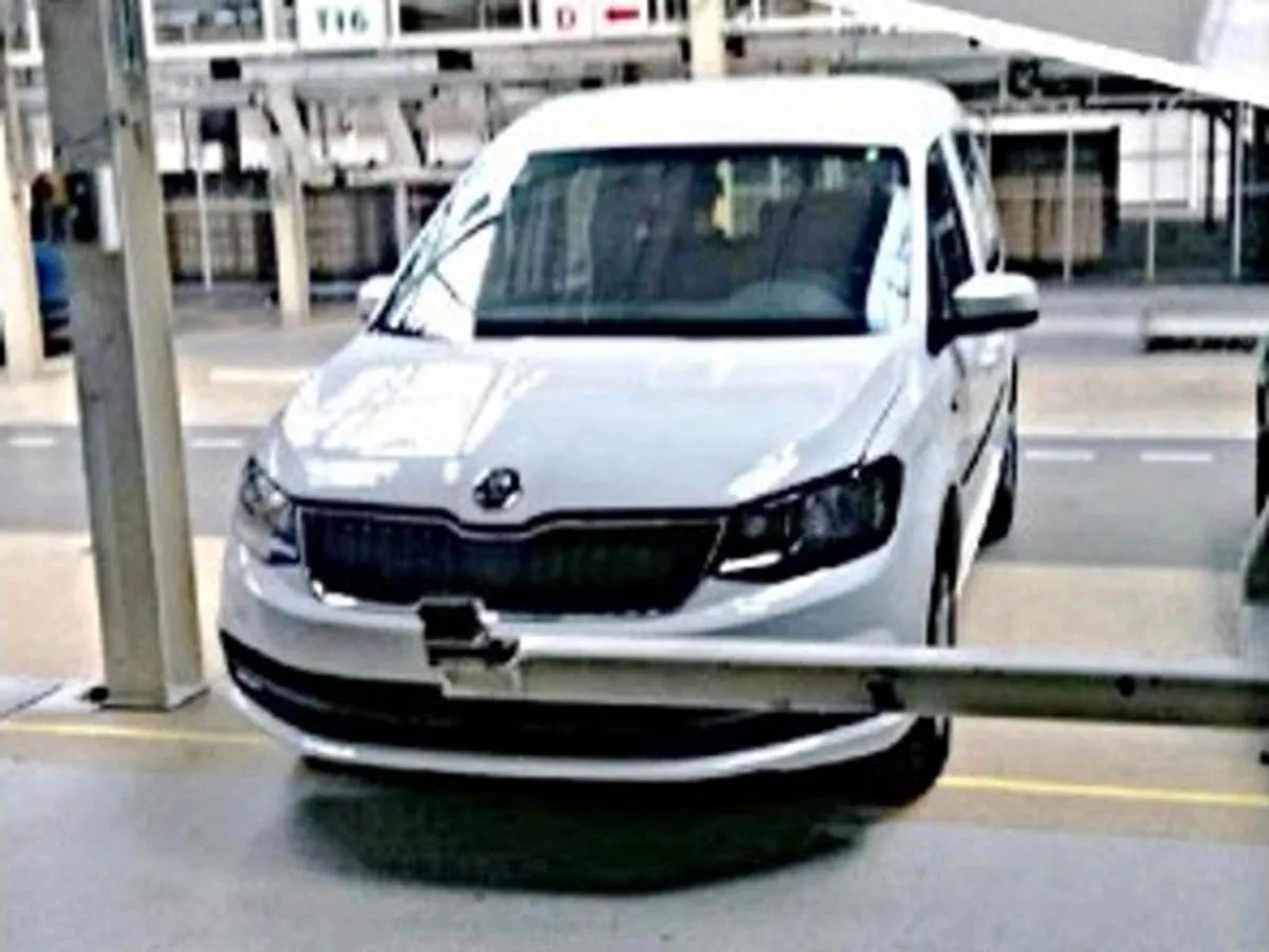 Опубликованы фотографии Skoda Roomster второго поколения
