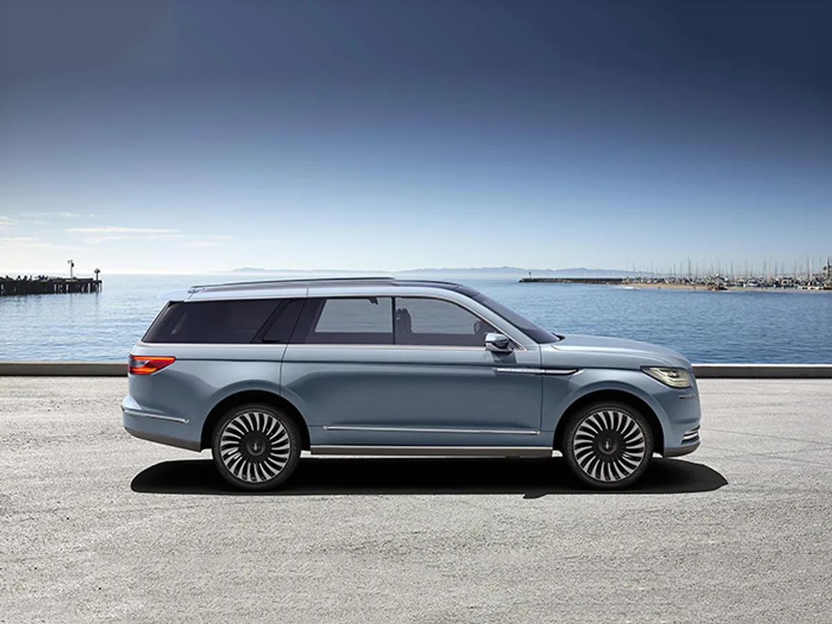 navigator03.jpg Lincoln показал как будет выглядеть новый Navigator