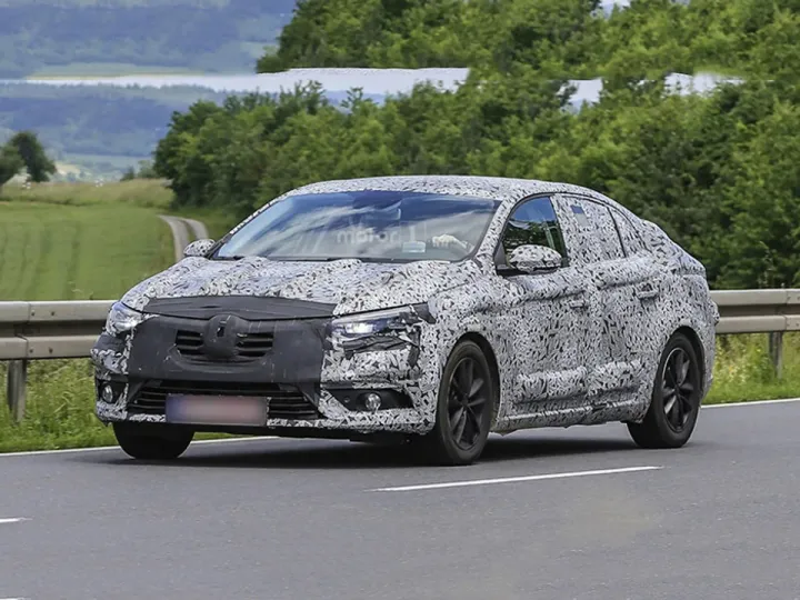 Renault представит седан Megane 12 июля