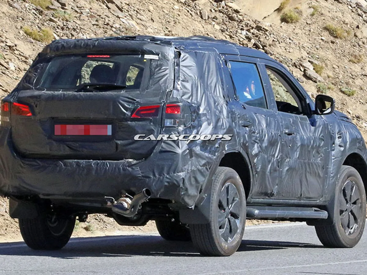 navara01.jpg Nissan создаст внедорожник на базе пикапа Navara