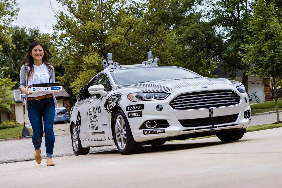 Ford научит свои автомобили доставлять пиццу