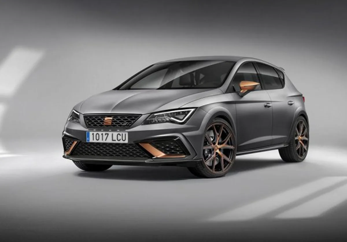 Seat представил хот-хэтч Leon Cupra R