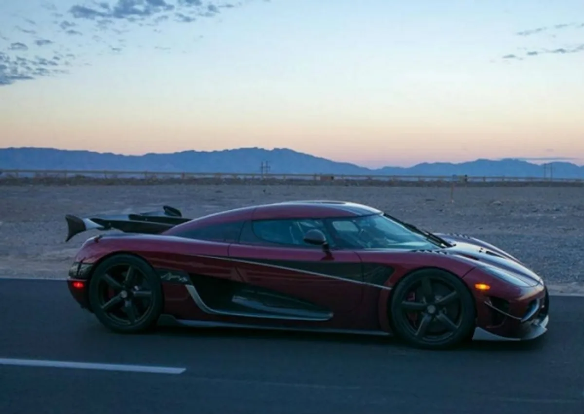 Cамым быстрым серийным авто в мире стал Koenigsegg Agera RS