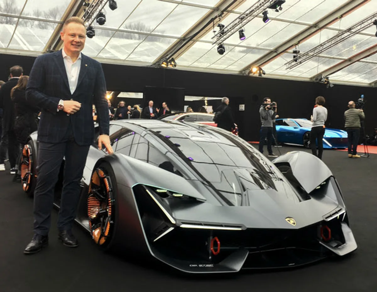 Lamborghini показал в Париже электрический суперкар Terzo