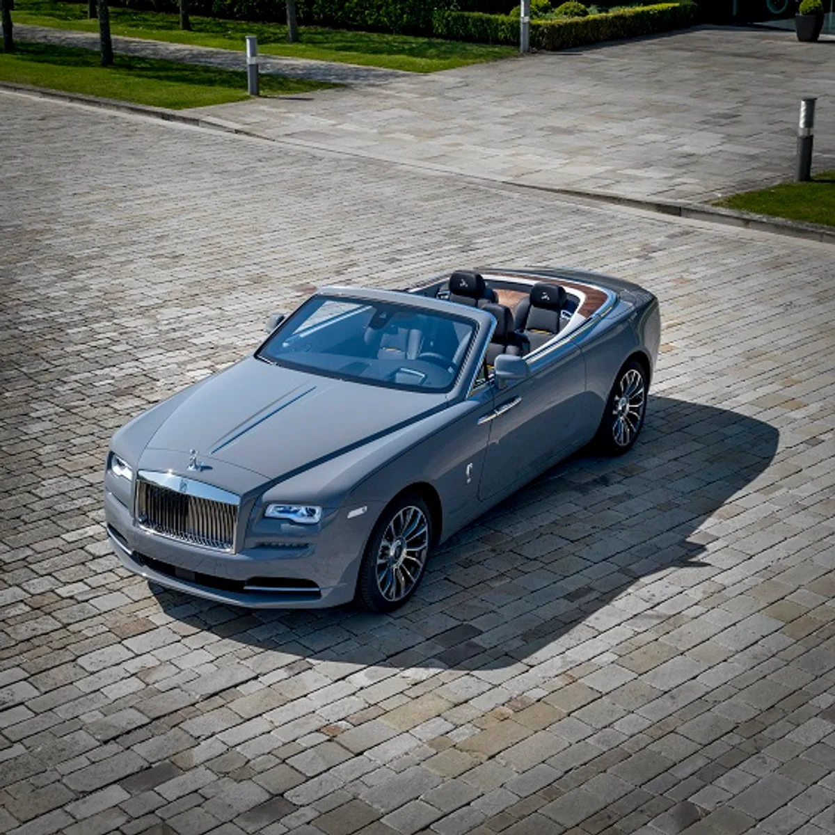 Rolls-Royce посвятил кабриолет чехословацким летчикам