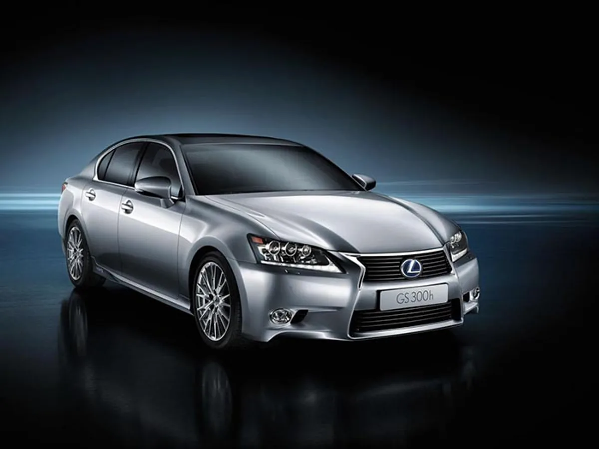 Lexus GS 300h: гибридная эволюция